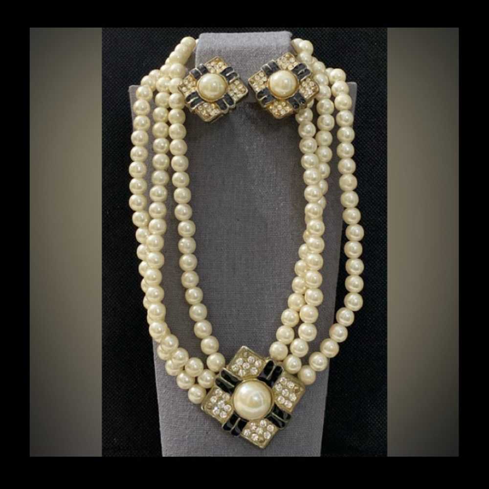 Vintage 3-strand pearl necklace with matching Cli… - image 1