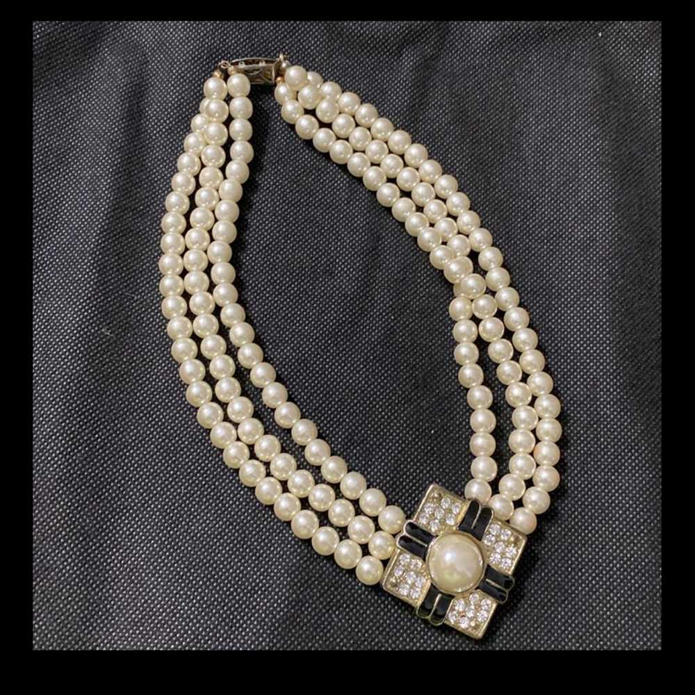 Vintage 3-strand pearl necklace with matching Cli… - image 7