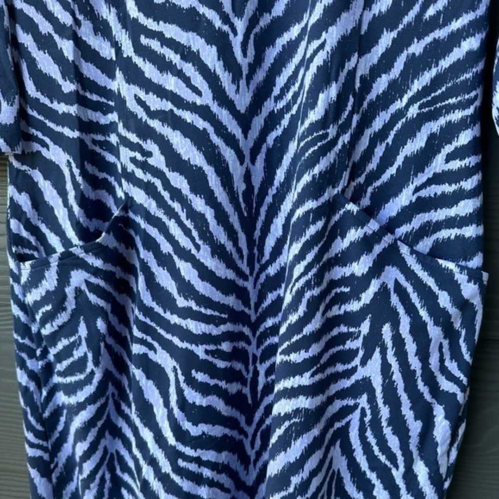 J. McLaughlin Navy Zebra Strip Catalina Cloth Lon… - image 3