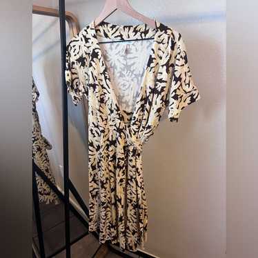 Diane Von Furstenberg DVF Wrap Dress 100% Silk Je… - image 1