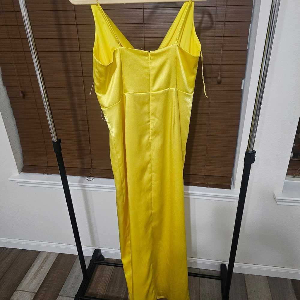 NWOT Aidan by Aidan Mattox Women Yellow V-Neck Dr… - image 5