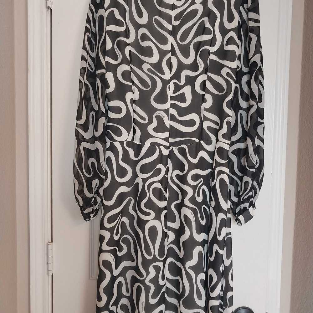 Escada black and white silk dress - image 4