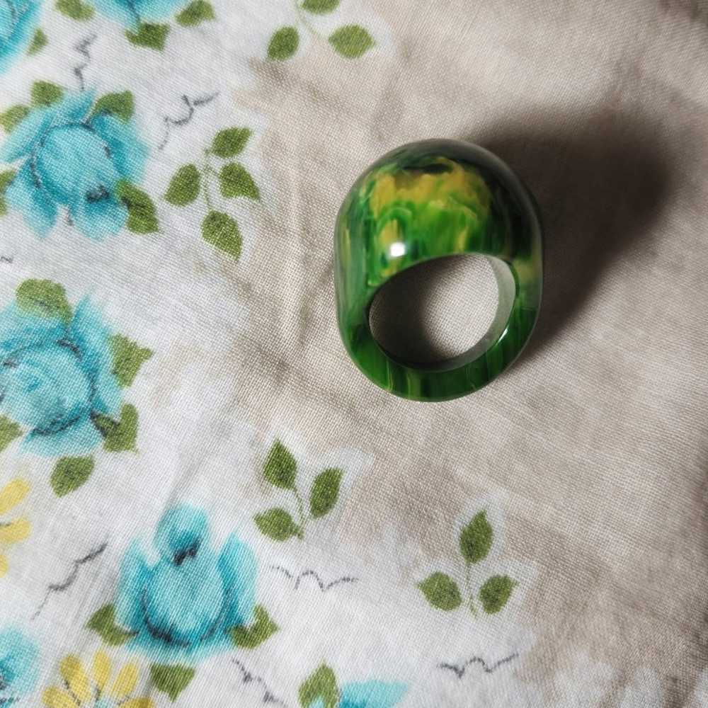 Vintage Green Marble Bakelite Ring - image 1