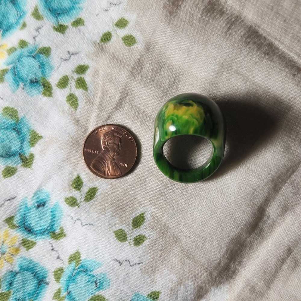 Vintage Green Marble Bakelite Ring - image 2