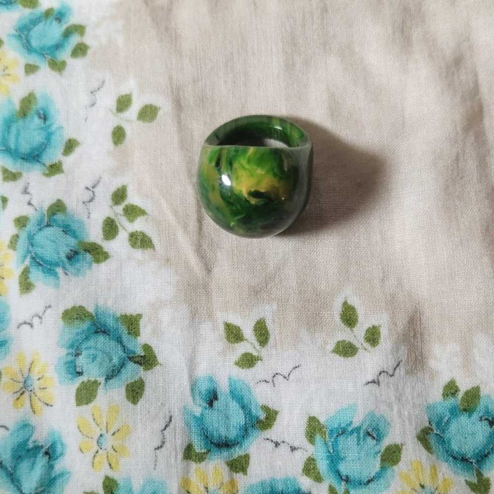 Vintage Green Marble Bakelite Ring - image 4