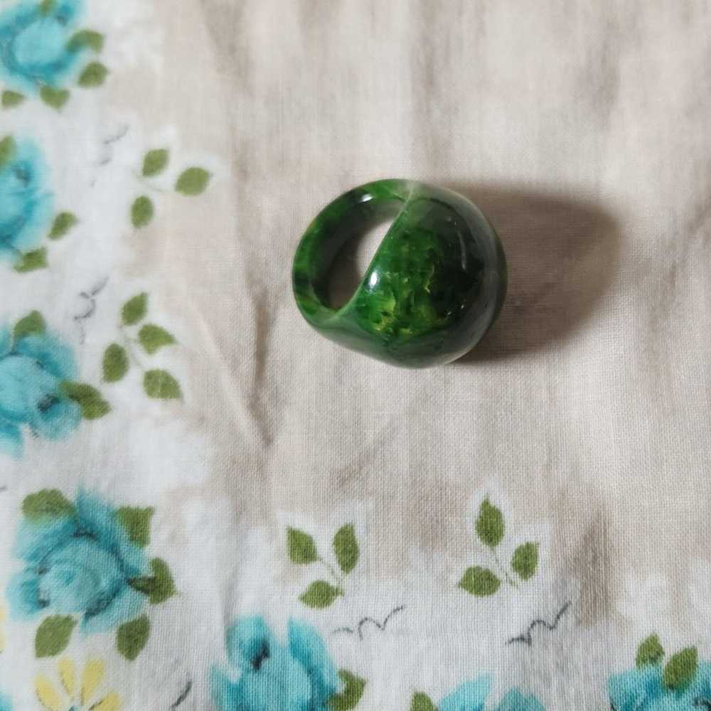 Vintage Green Marble Bakelite Ring - image 5