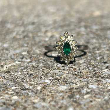 Emerald Green Ring Size 7 18k HGE