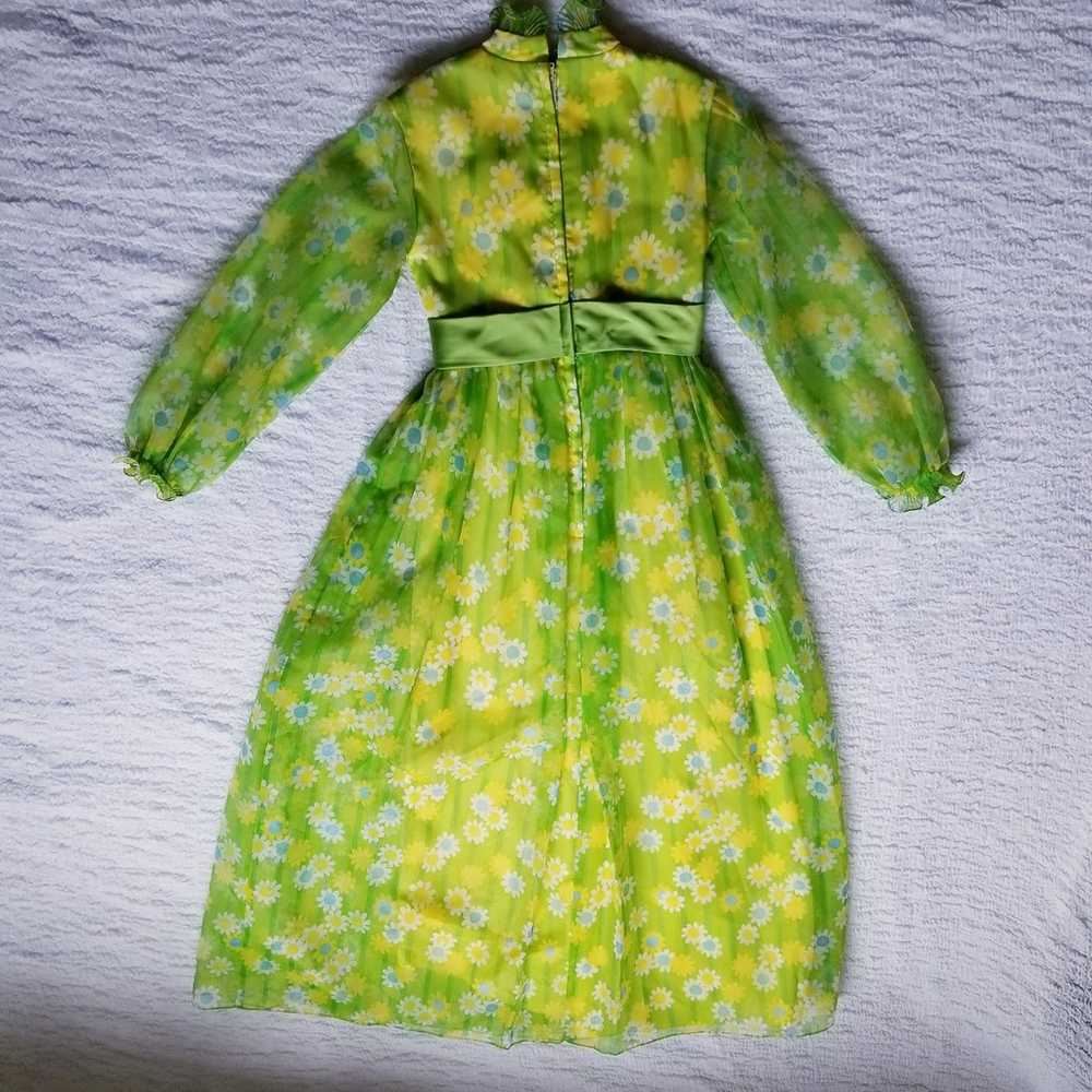 The Vintage 60s Mod Flower Power Dress in green c… - image 5