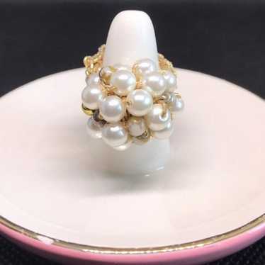 Vintage Faux Seed Pearl Cluster Ring On Metallic … - image 1