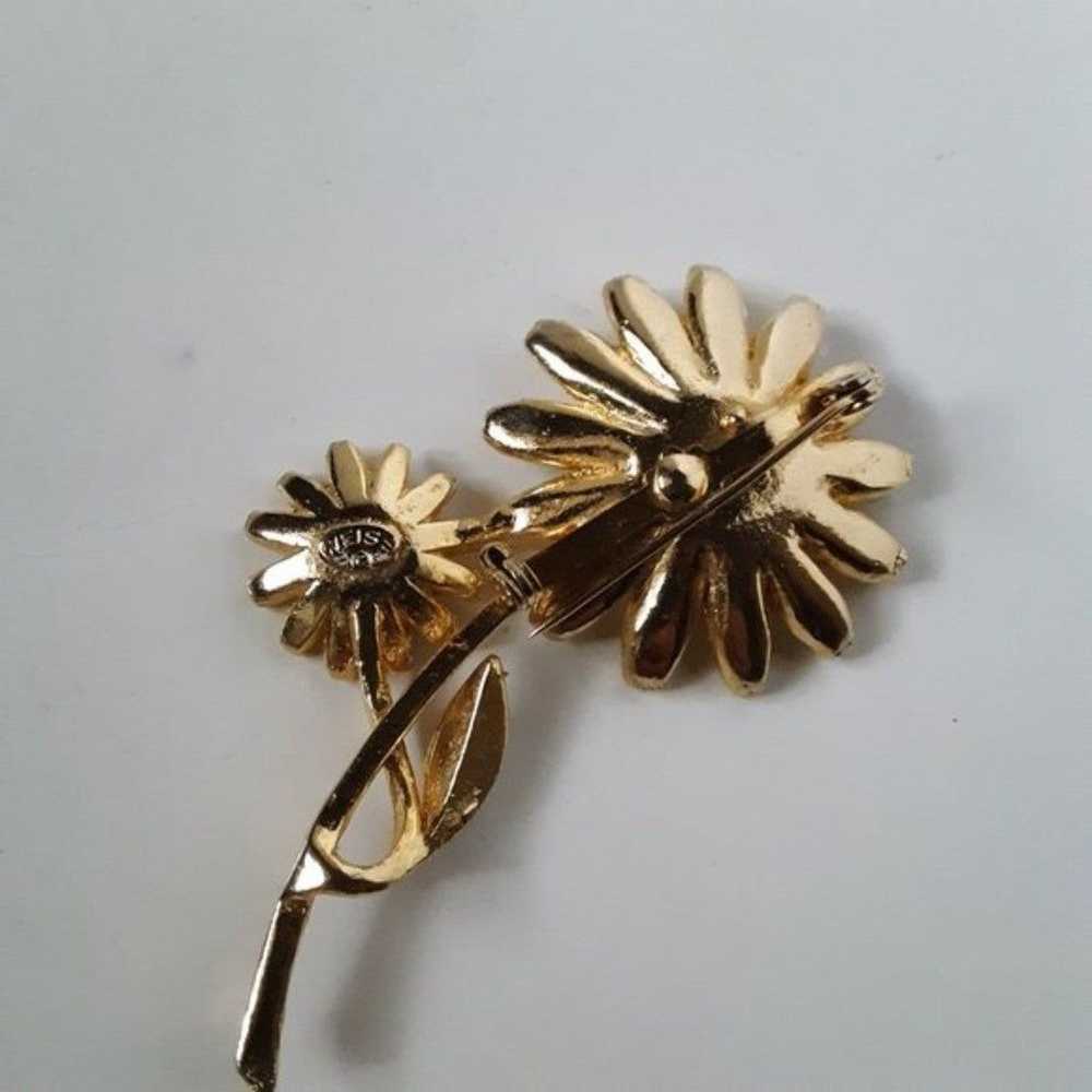 Vintage Gold Tone Flower Shape Brooch - image 4