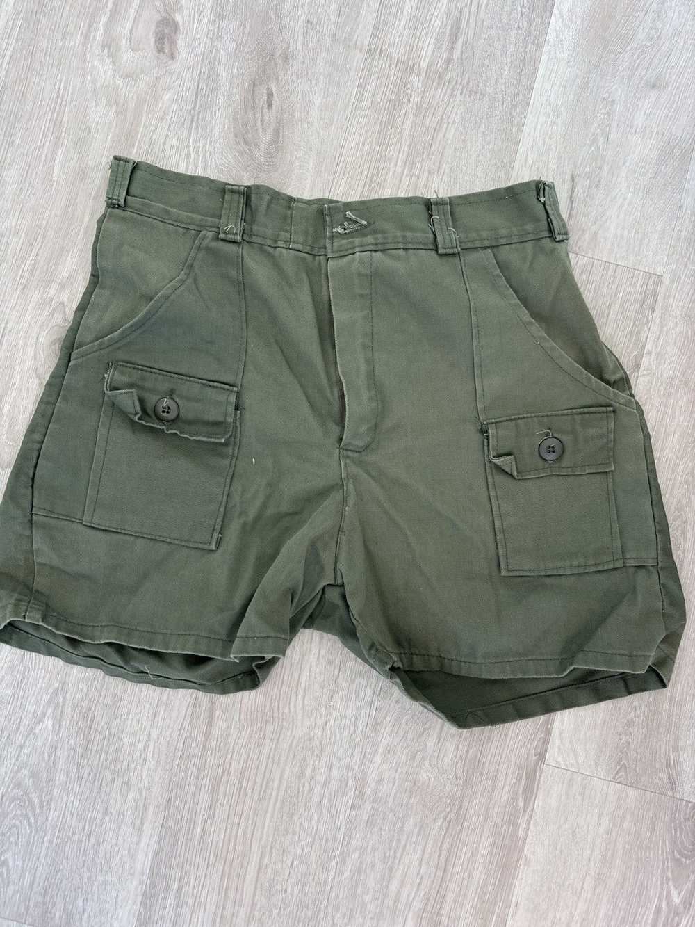 Vintage Vintage US army fatigue shorts - image 3