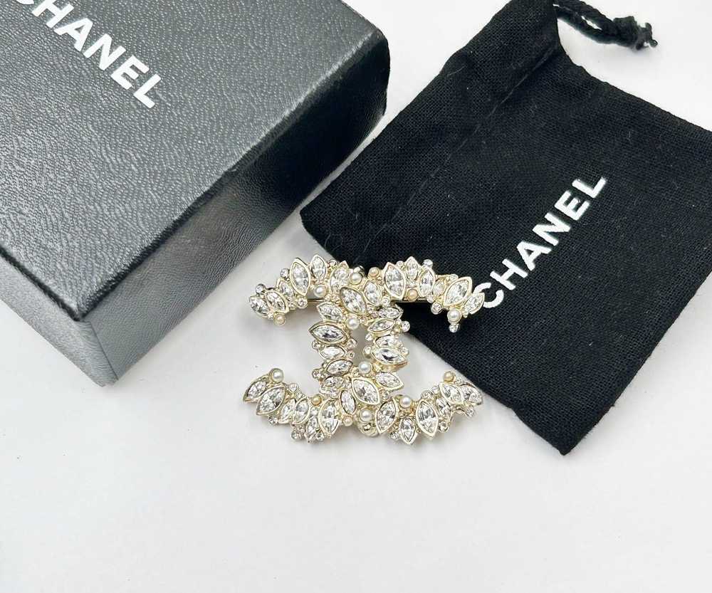 Chanel Chanel Gold CC Marquise Crystal Pearl Broo… - image 2