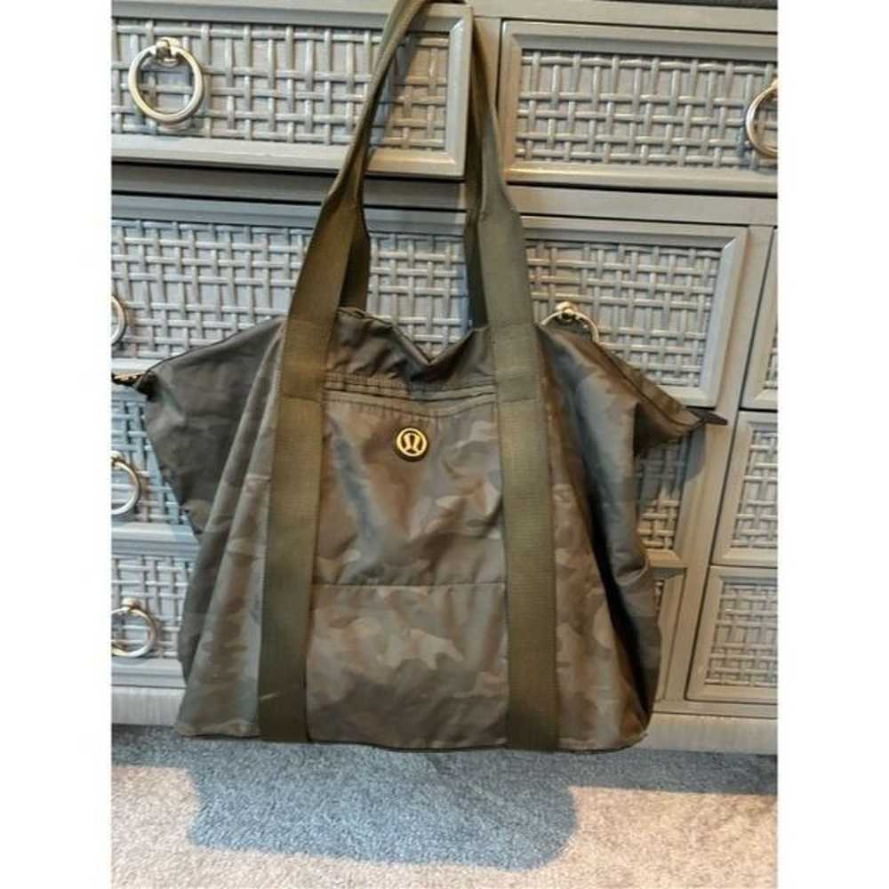 LULULEMON all day asana camo tote,  RARE! - image 2