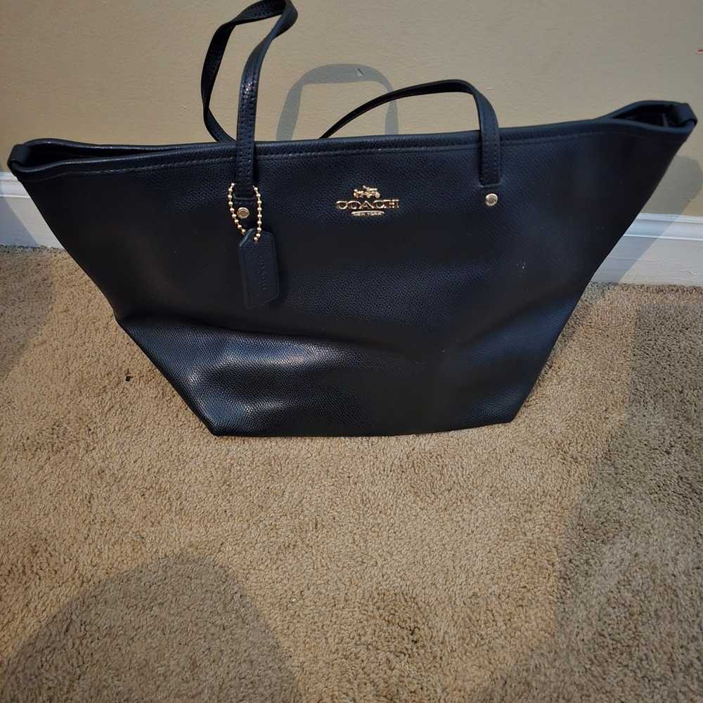 COACH BLACK STREET ZIP TOTE IN CROSSGRAIN LEATHER - image 1