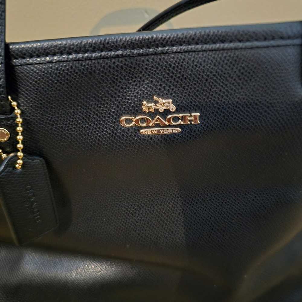 COACH BLACK STREET ZIP TOTE IN CROSSGRAIN LEATHER - image 2