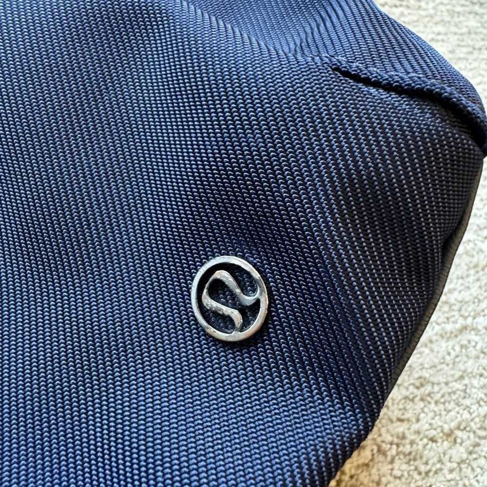 Lululemon Navy Blue Yoga Gym Bag NWOT - image 8