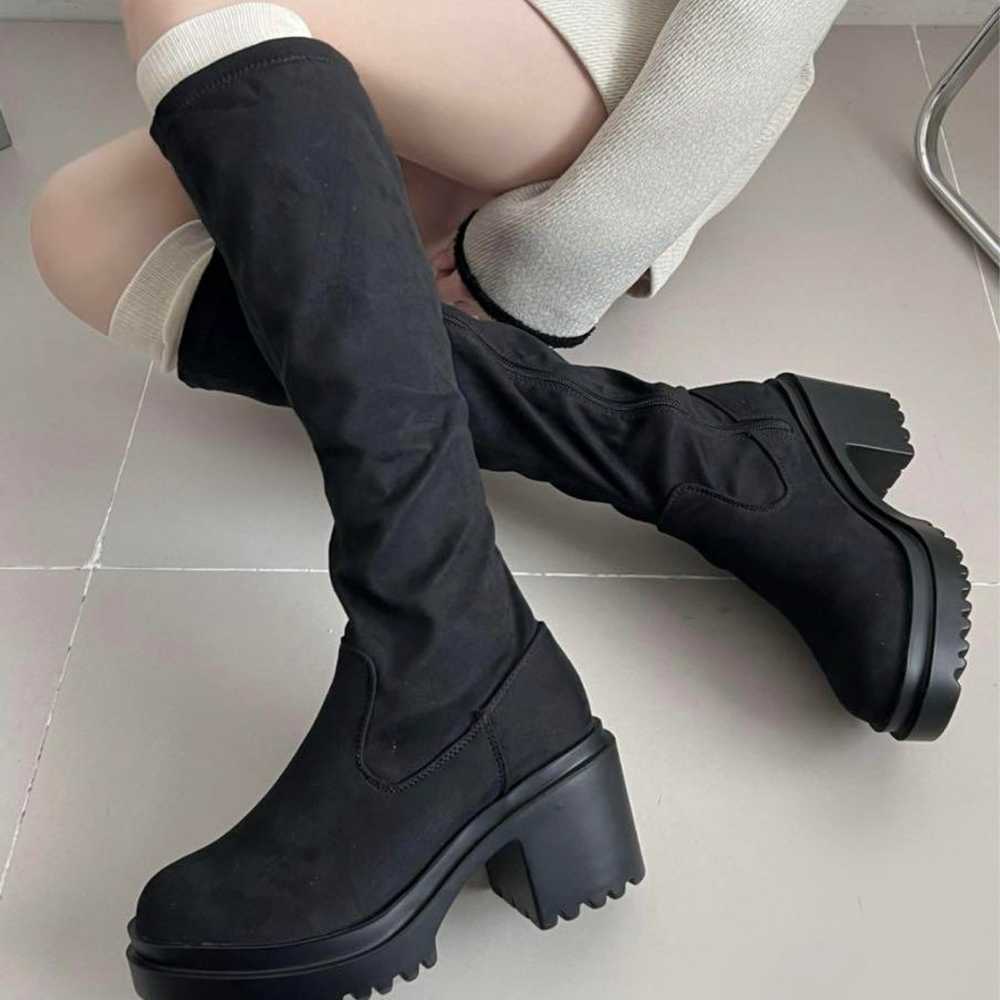 Thick-soled heel-up fit stretch long boots - image 1