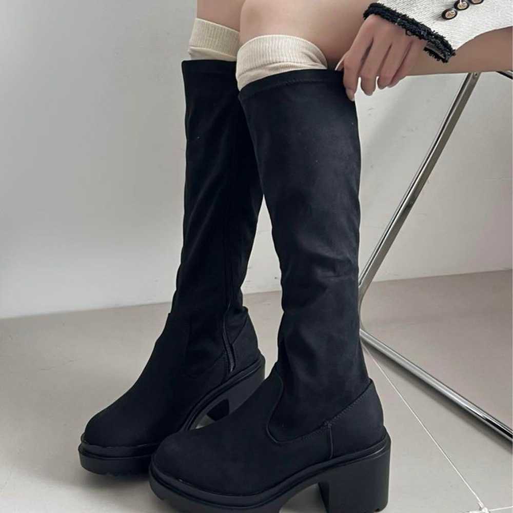 Thick-soled heel-up fit stretch long boots - image 2