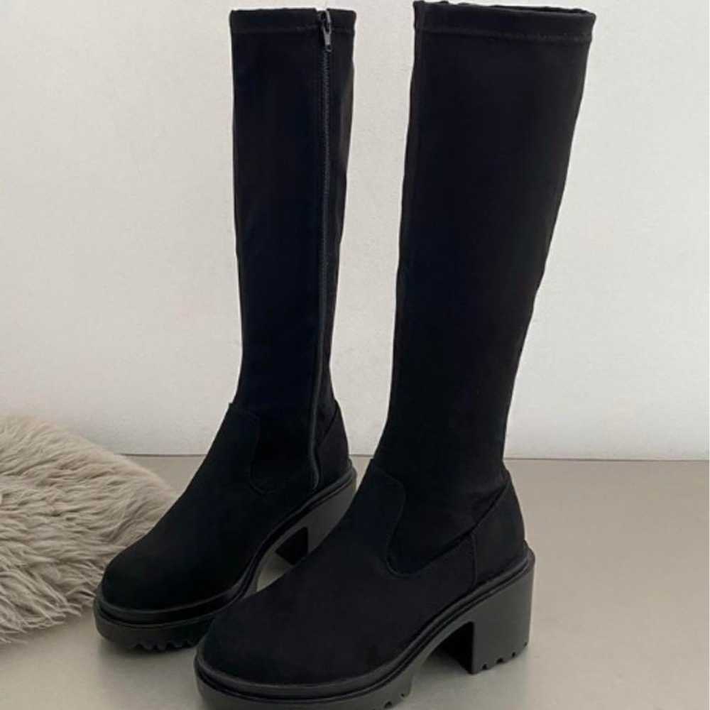 Thick-soled heel-up fit stretch long boots - image 6