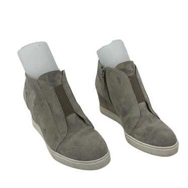 Paolo Gray Suede Wedge Bootie Women Size 7 Preowne