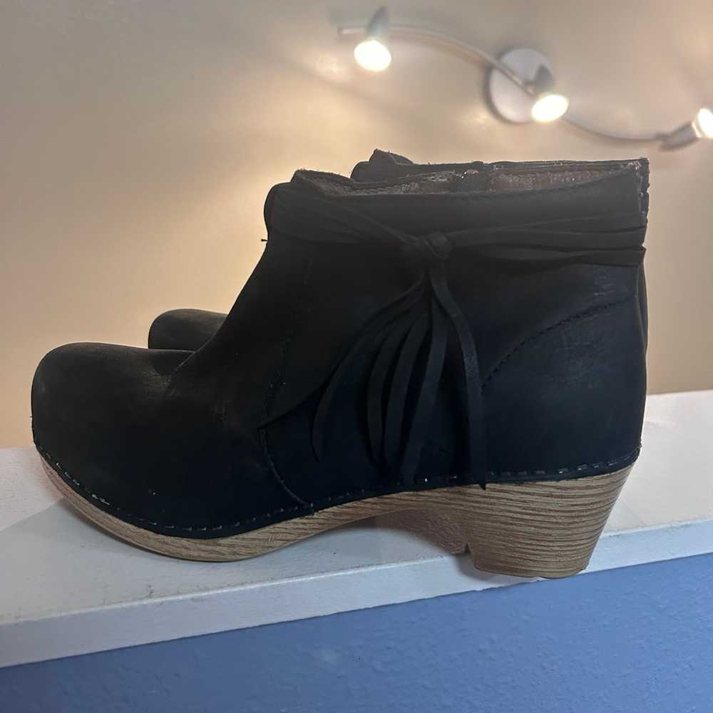 Women’s Dansko Boots size 37 - image 3