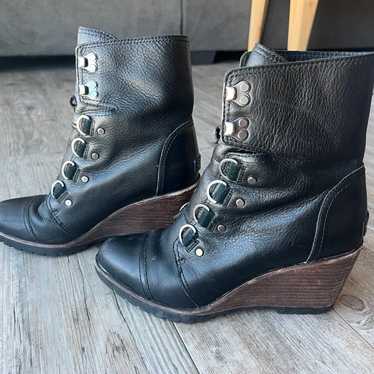 Sorel After Hours Black Leather Wedge Boots - size