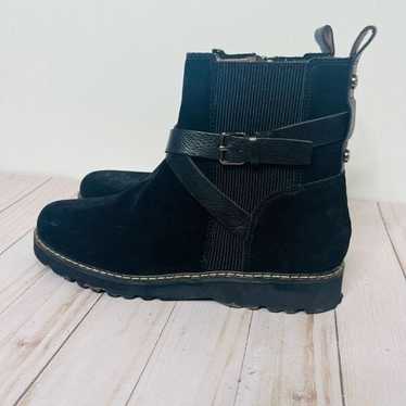 Donald J Pliner Suede Chelsea Boots Black