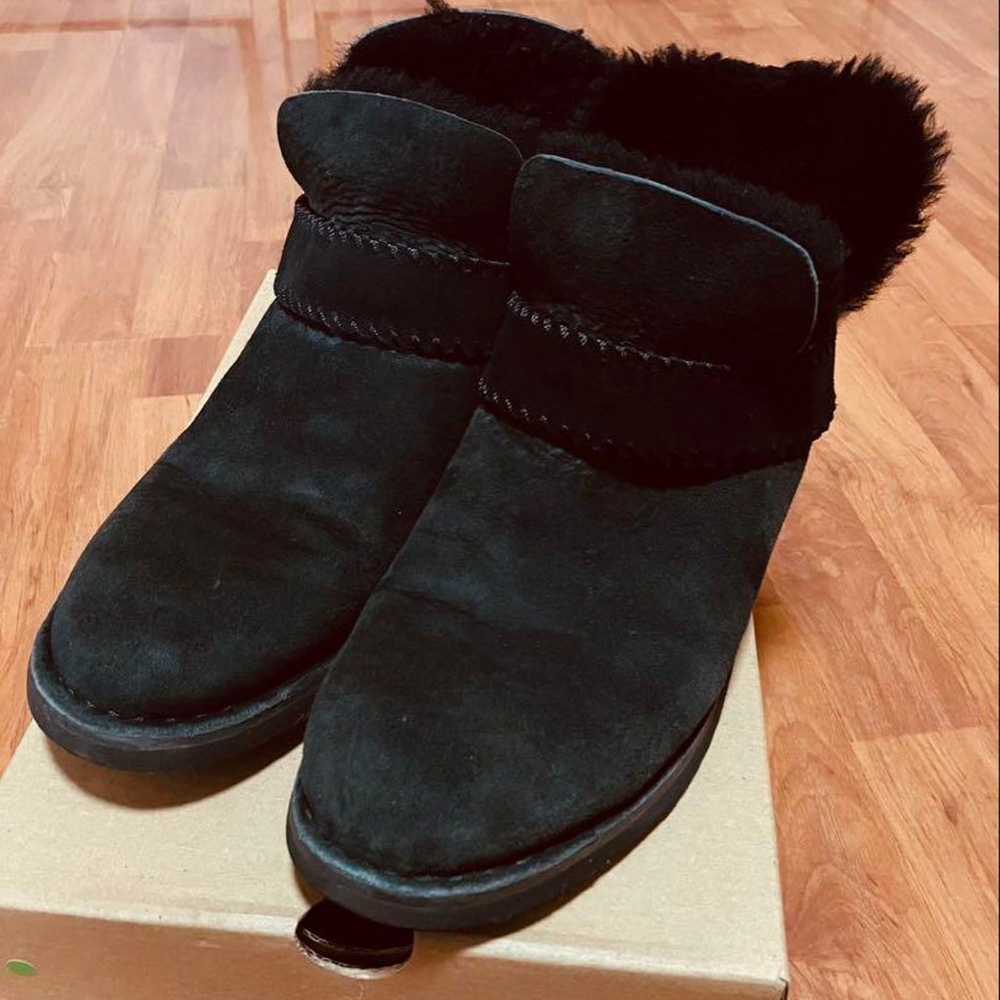 UGG Black Sheepskin Boots Mackay - image 2