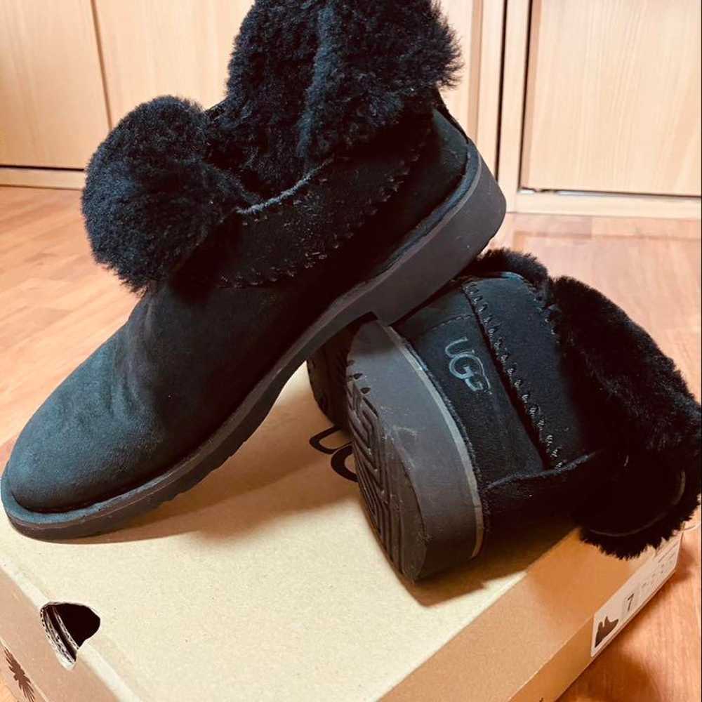 UGG Black Sheepskin Boots Mackay - image 5