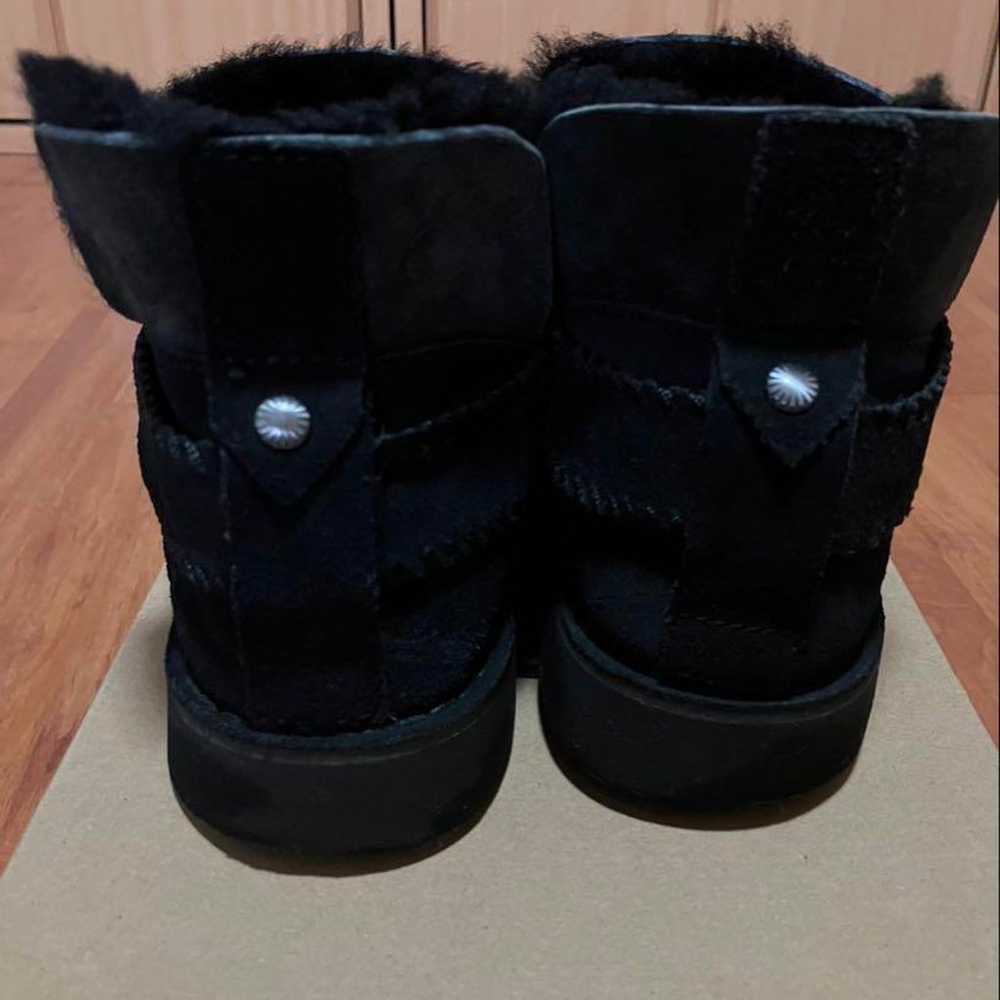 UGG Black Sheepskin Boots Mackay - image 8