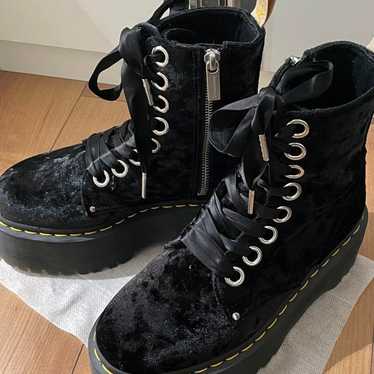 Dr. Martens Black Velour 23.5cm