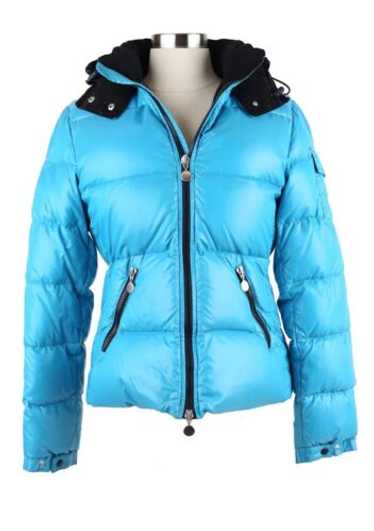 美品 希少カラー MONCLER BADIA バディア ダウンジャケット 水色 美品 希少カラー MONCLER BADIA バディア ダウンジャケット 水色