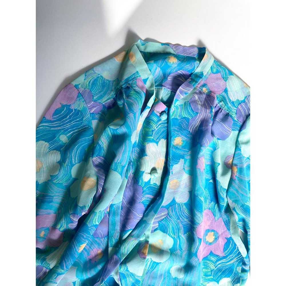 Used Beautiful Large Floral ♡ Vintage Bow Tie Blo… - image 1