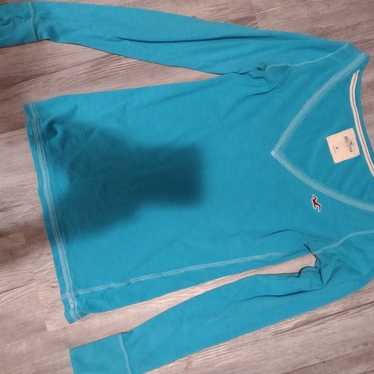 Women's long sleeve Hollister shirt size medium Vi