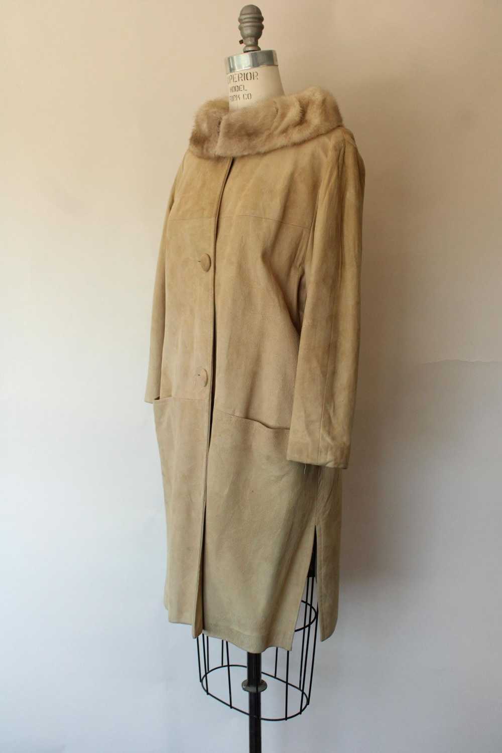 Vintage Vintage 1960s Coat, Beige Suede With Fur … - image 7