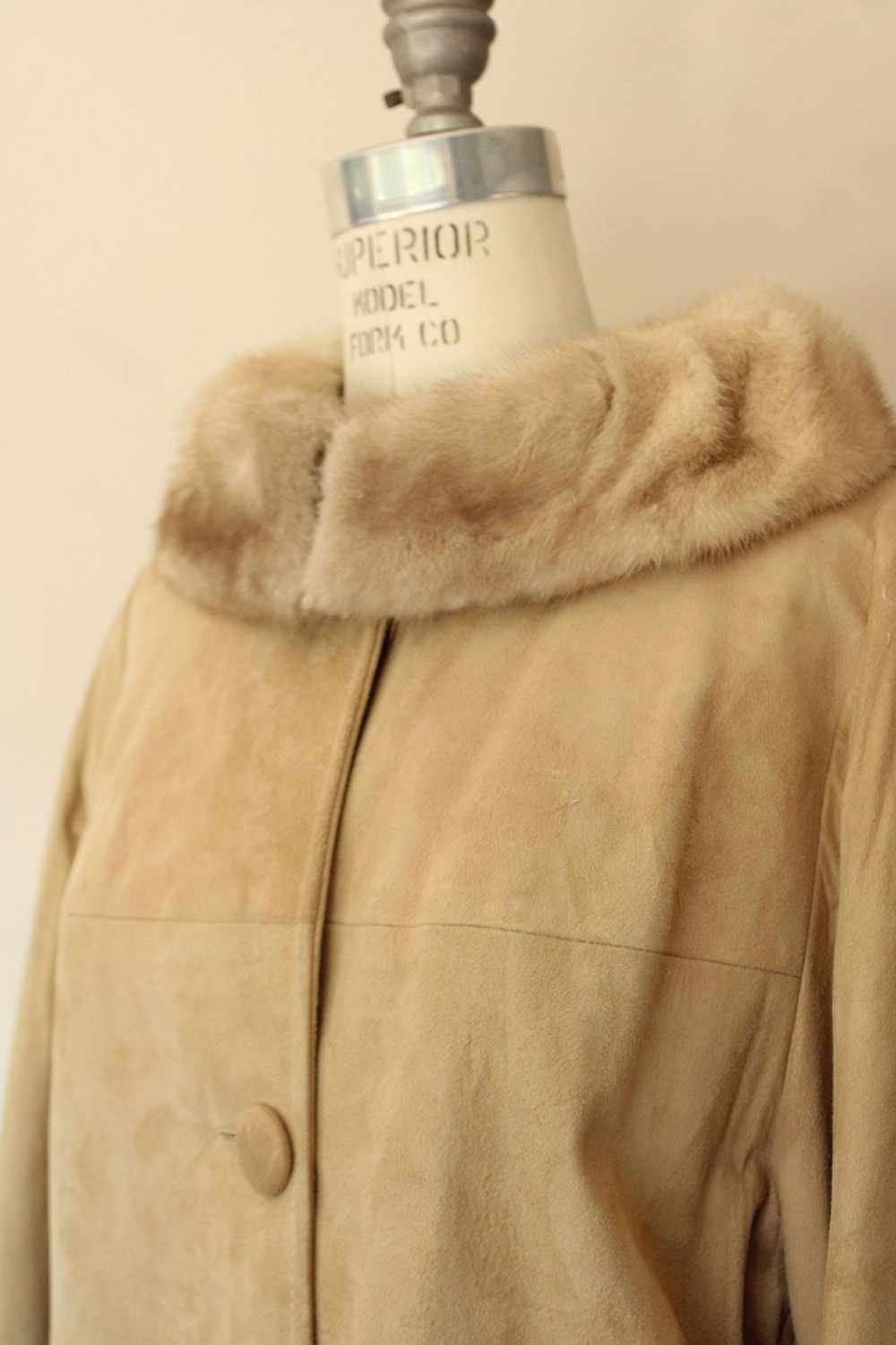 Vintage Vintage 1960s Coat, Beige Suede With Fur … - image 8