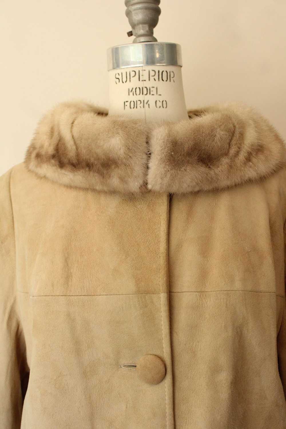 Vintage Vintage 1960s Coat, Beige Suede With Fur … - image 9