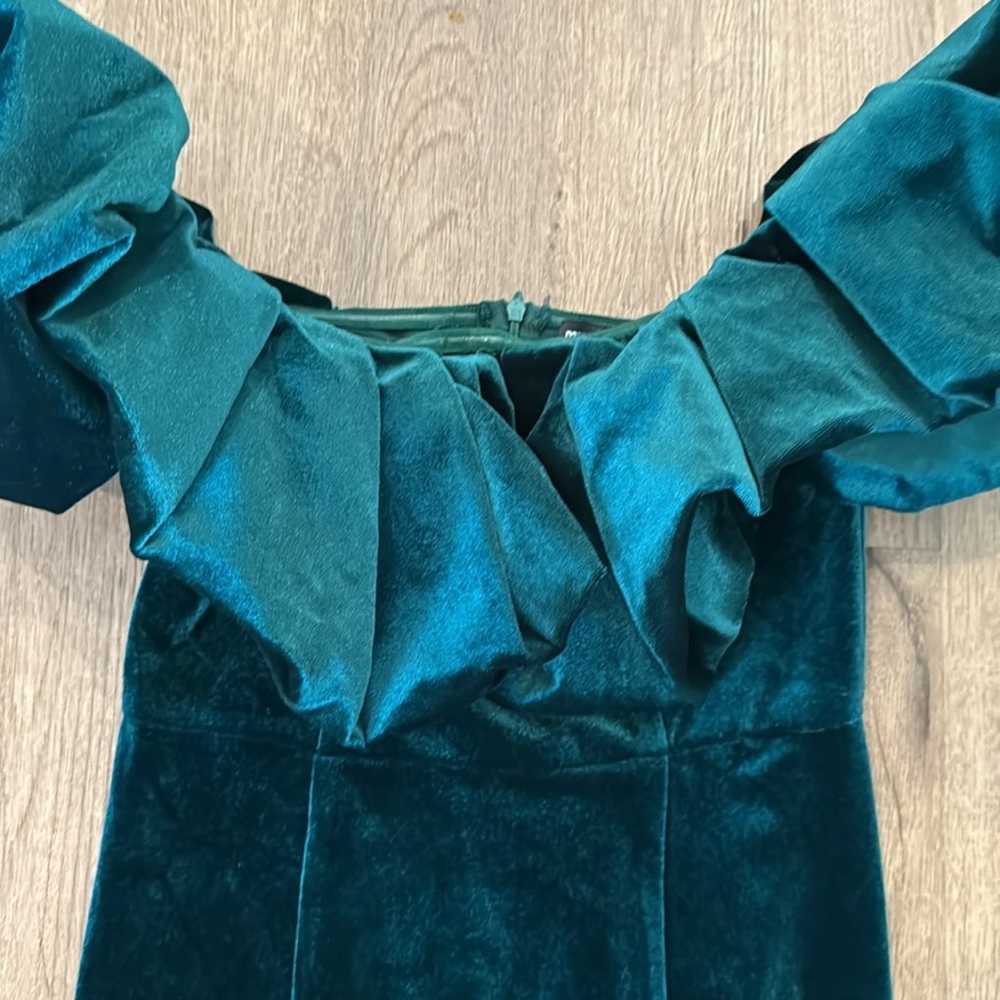 PrettyLittleThing Green Velvet Mini Dress - image 2