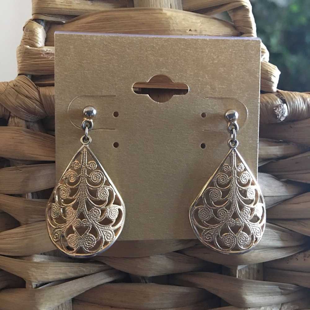 Vintage Vintage gold tone filigree dangle earrings - image 1