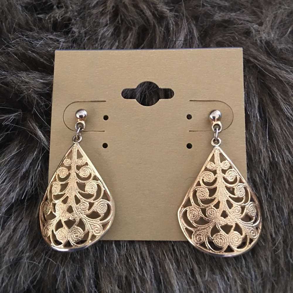 Vintage Vintage gold tone filigree dangle earrings - image 2