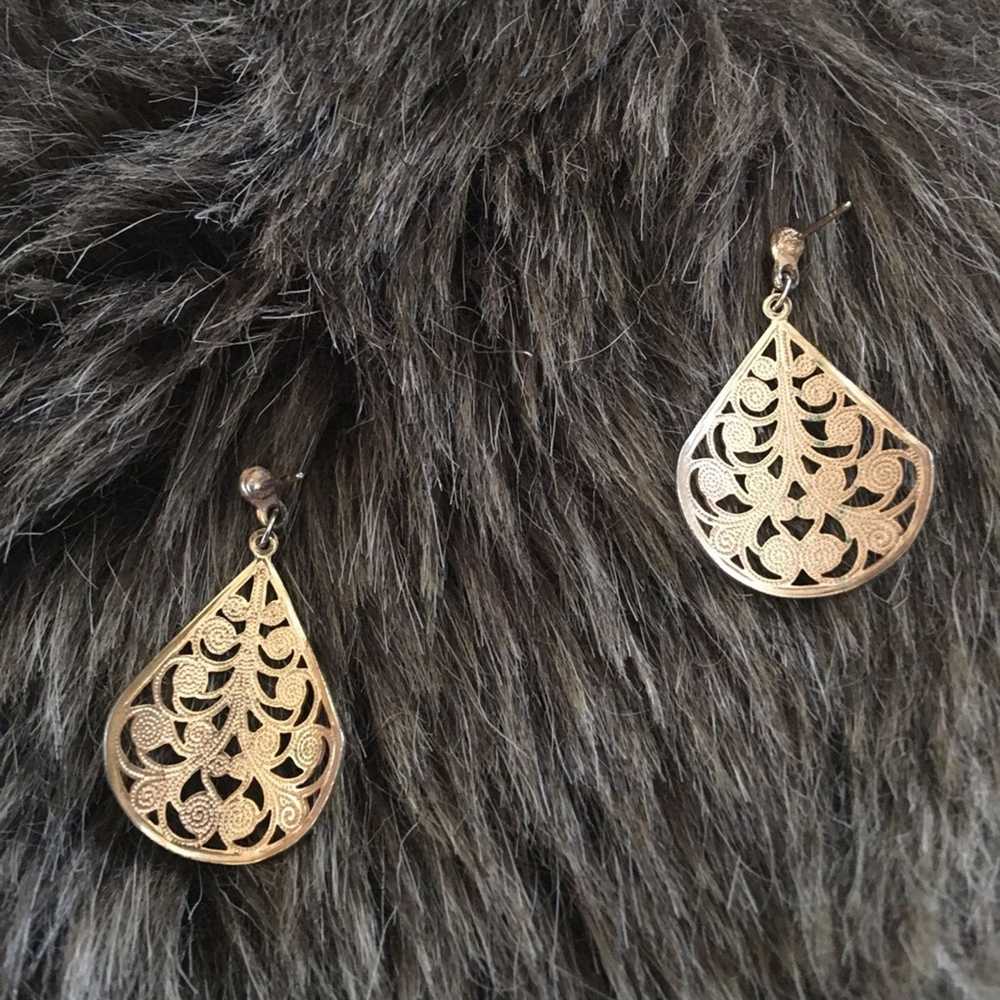 Vintage Vintage gold tone filigree dangle earrings - image 4