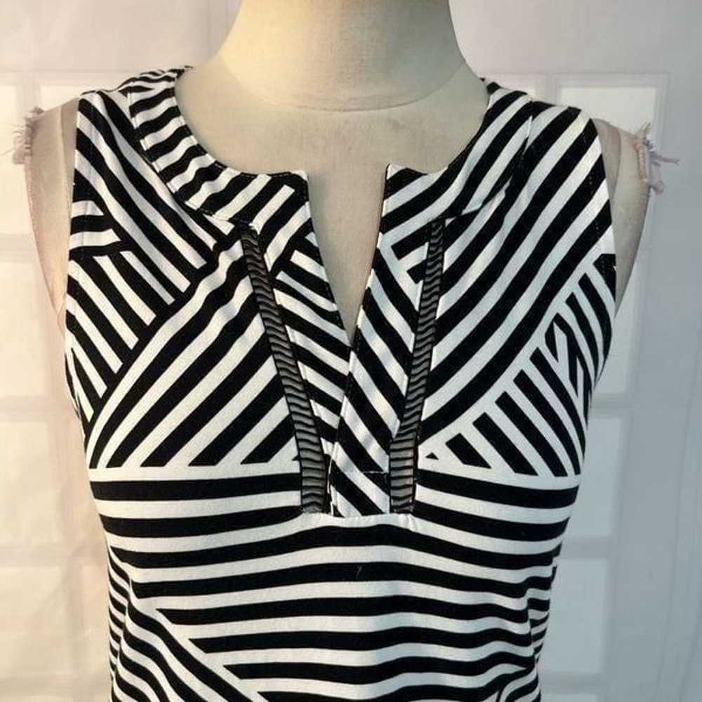 Tommy Bahama black white geometric print sleevele… - image 2