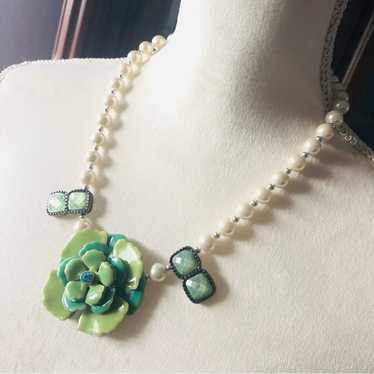 Handcrafted classy elegant white glass Pearl meta… - image 1