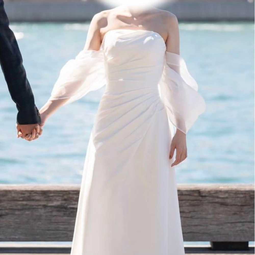 Mermaid Wedding Dress - image 3