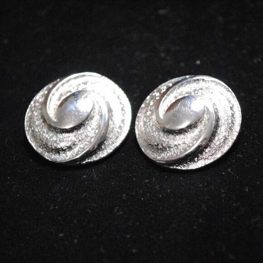 Vintage Silver-tone Swirl Judy Lee Clip-on Earrin… - image 3