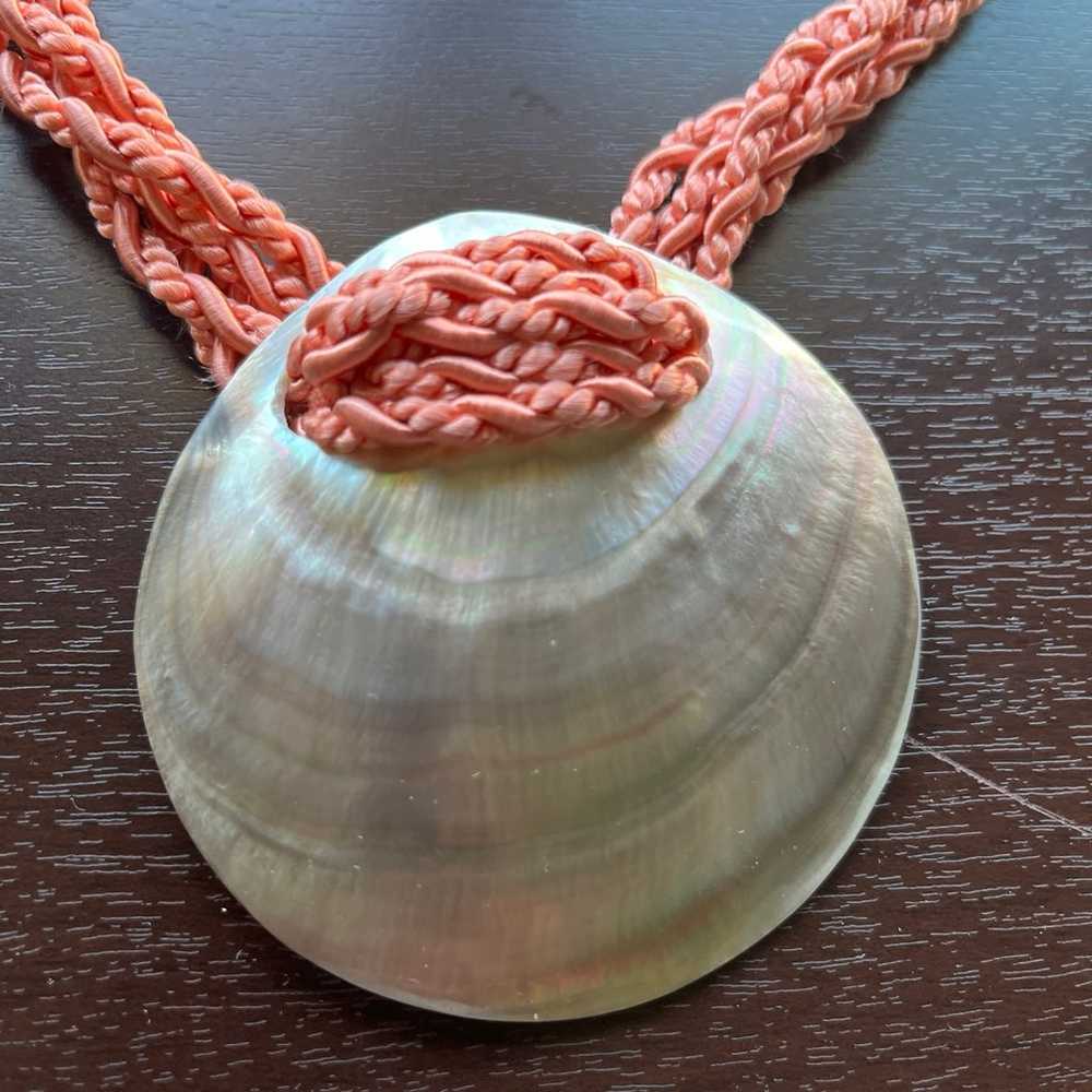 Vintage sea shell Necklace! - image 2