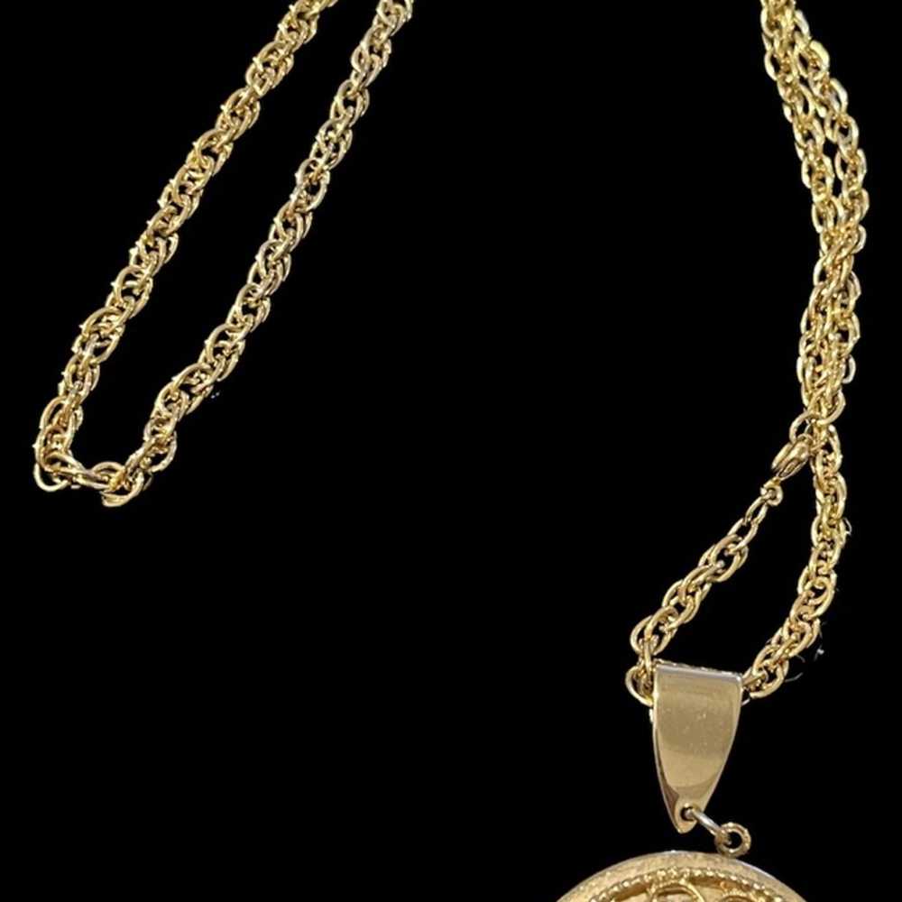 Vintage gold tone filagree chain locket - image 8