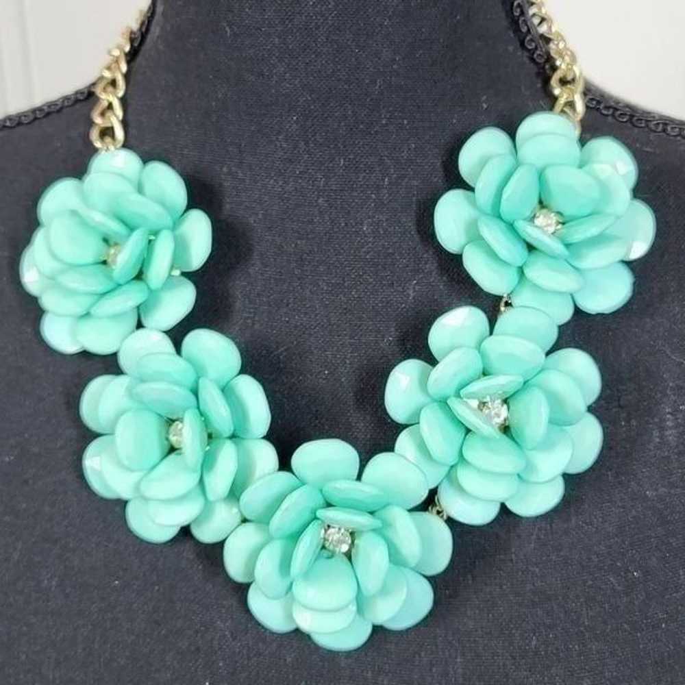 Vintage Green Flower Necklace With Rhinestones - image 8