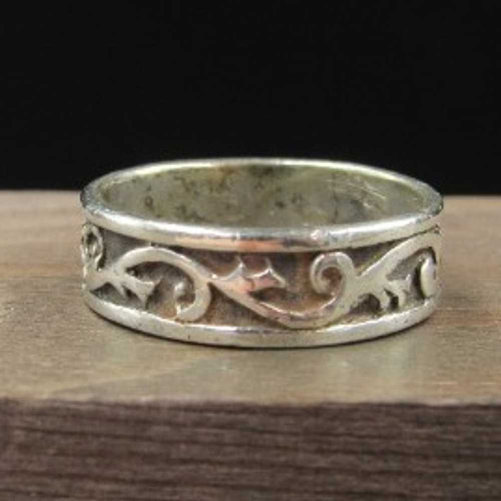 Size 8.5 Sterling Silver Cool Vine Pattern Band R… - image 1