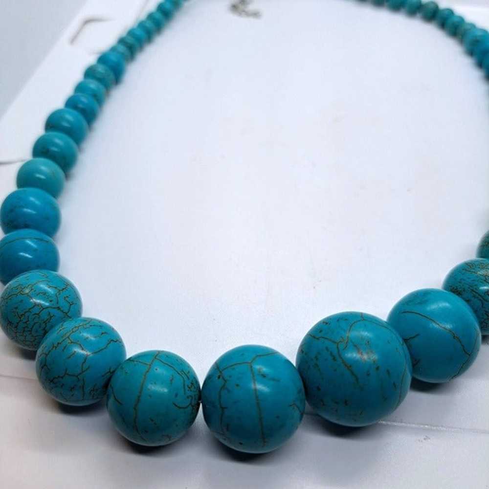 25" graduated size turquoise colored beads howlit… - image 3